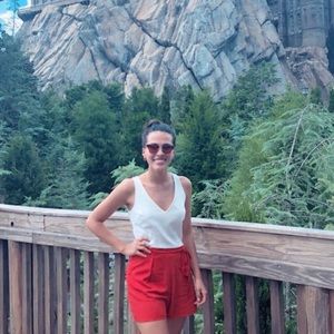 Meet your Posher, Daniela